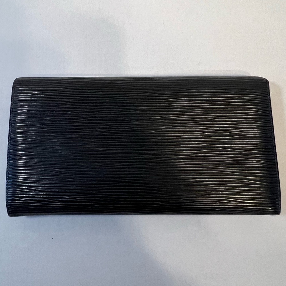 Louis Vuitton black Epi Sarah Wallet - Picture 3 of 13